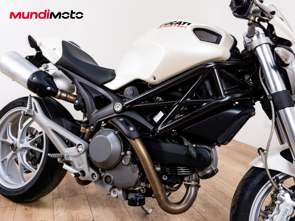 Ducati Monster 1100 S (2009-10) (4)