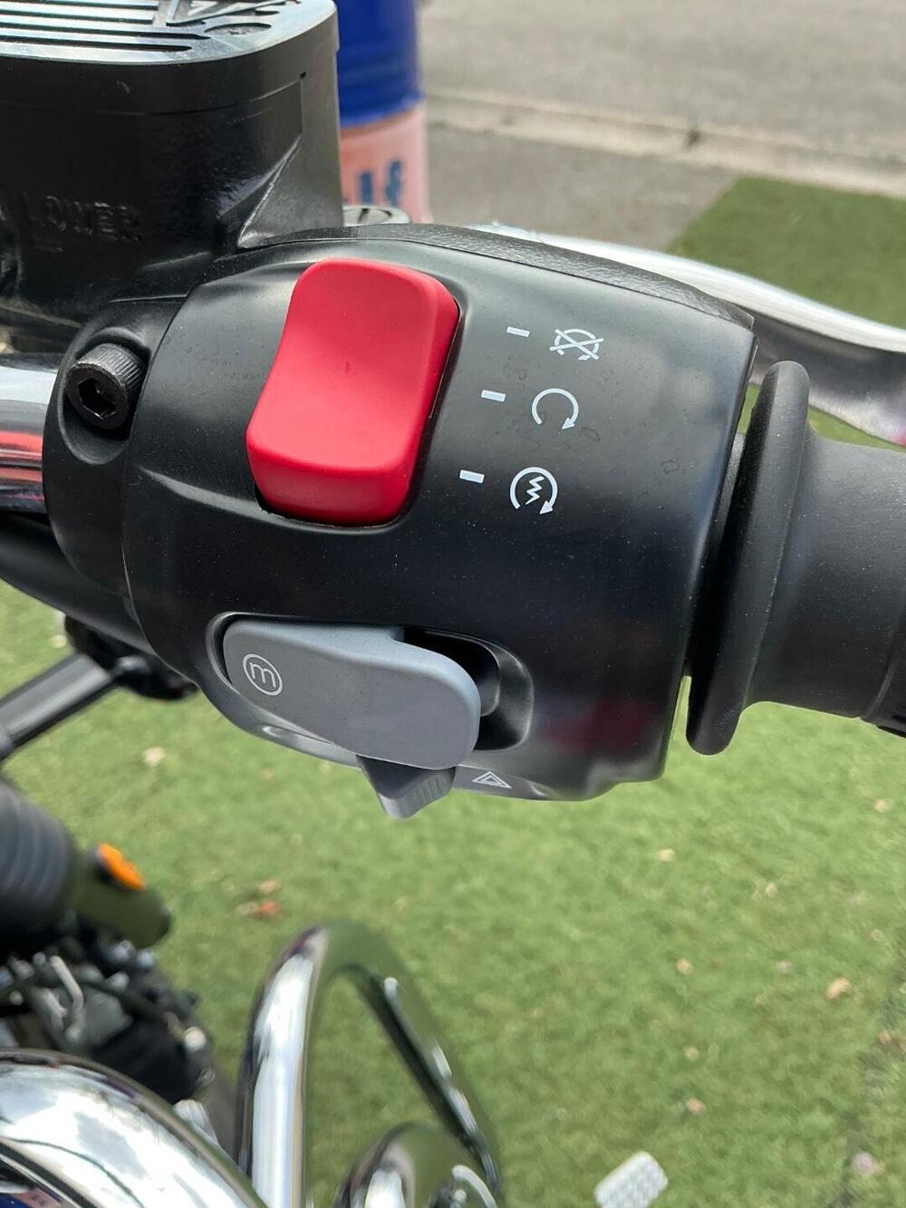 Triumph Bonneville Speedmaster 1200 Chrome Edition (2023) (16)