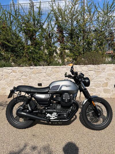 Moto Guzzi V7 III Rough (2018 - 20) usata
