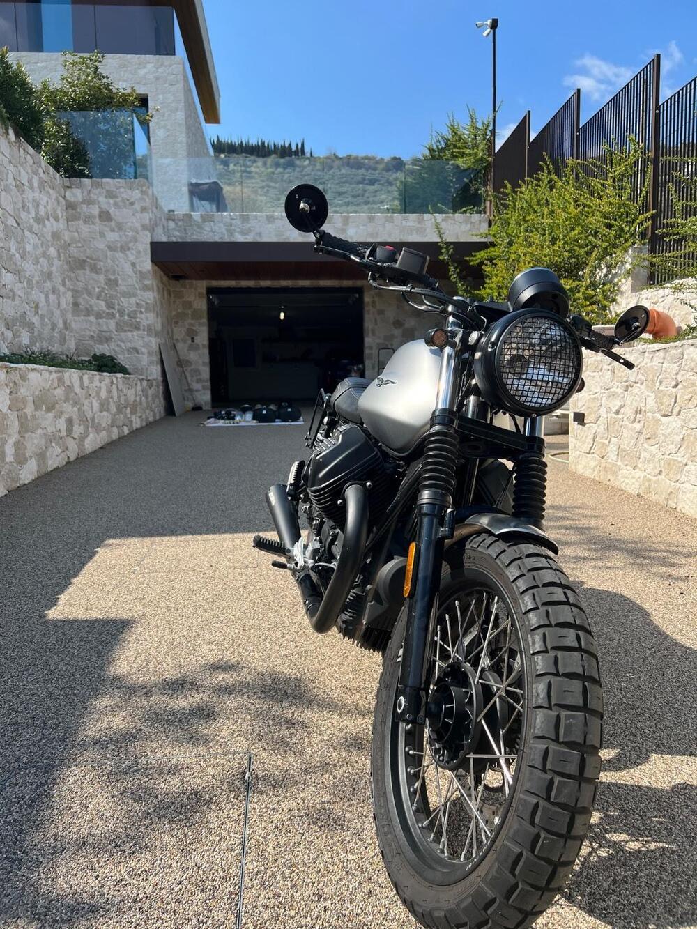 Moto Guzzi V7 III Rough (2018 - 20) (3)
