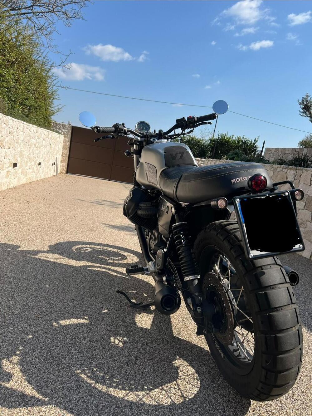 Moto Guzzi V7 III Rough (2018 - 20) (4)