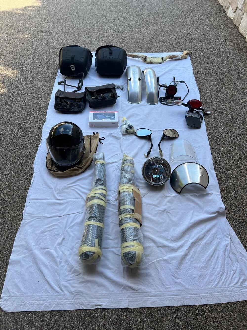 Moto Guzzi V7 III Rough (2018 - 20) (6)