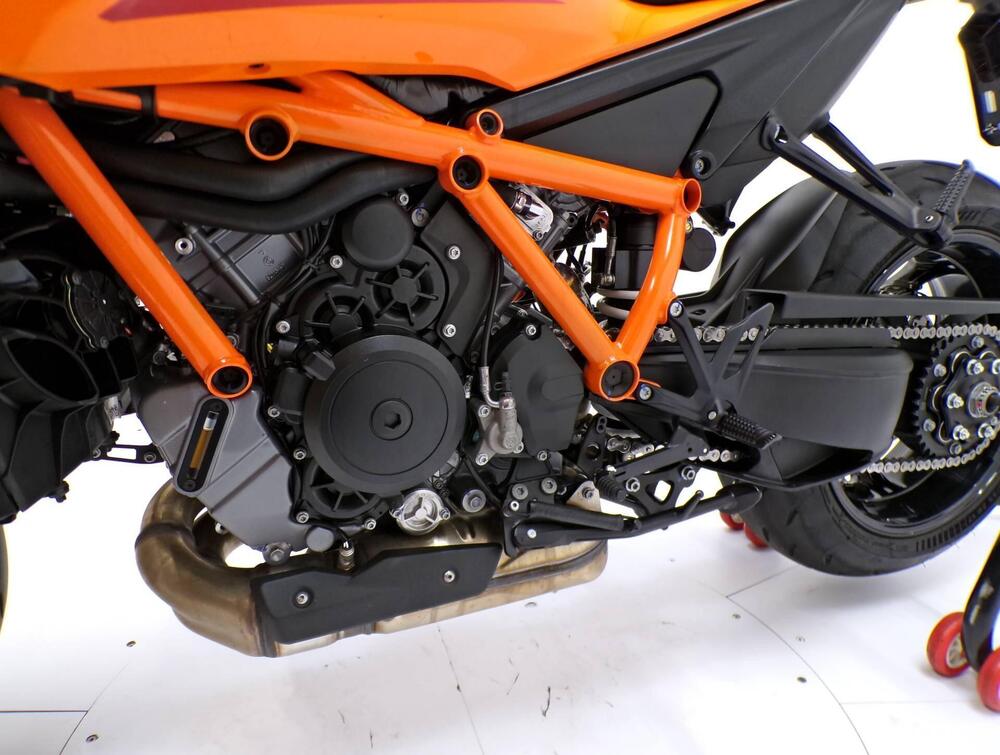 KTM 1390 Super Duke R (2024 - 26) (7)