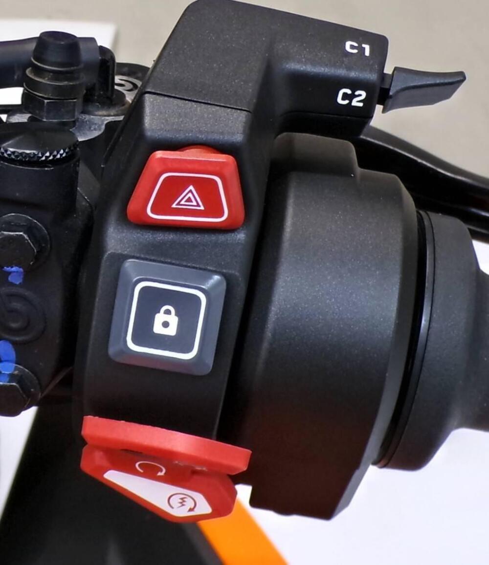 KTM 1390 Super Duke R (2024 - 26) (11)