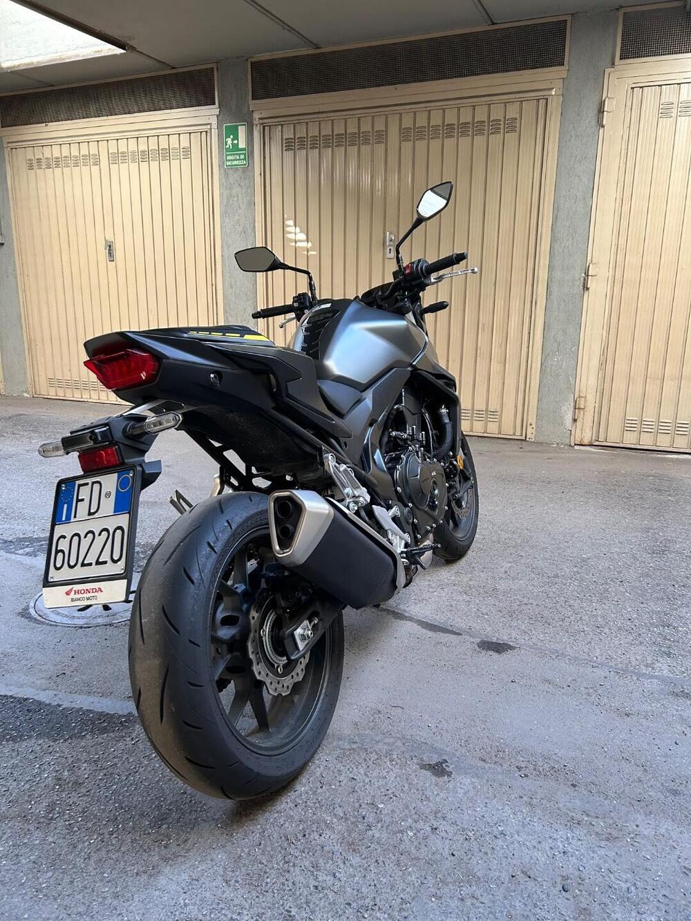 Honda CB 750 Hornet (2023 - 24) (5)