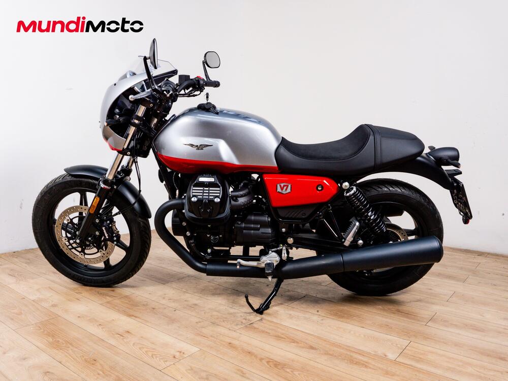 Moto Guzzi V7 Stone Corsa (2023 - 25) (6)