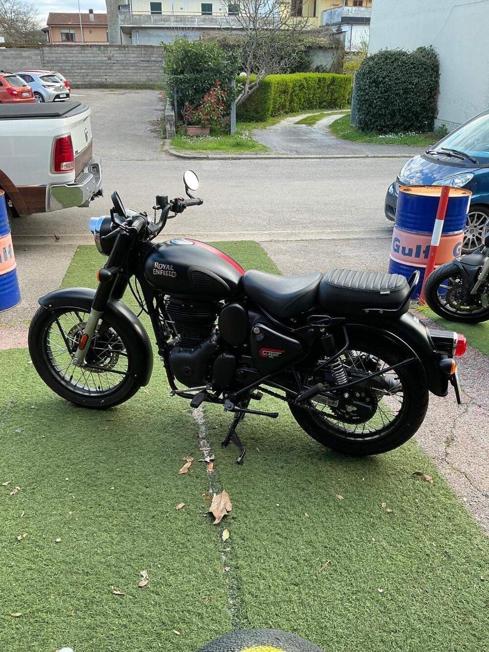 Royal Enfield Classic 350 (2021 - 26) (4)