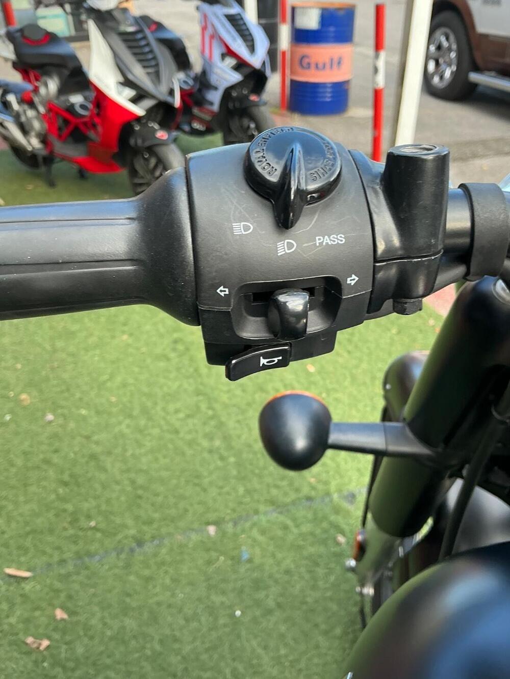 Royal Enfield Classic 350 (2021 - 26) (14)