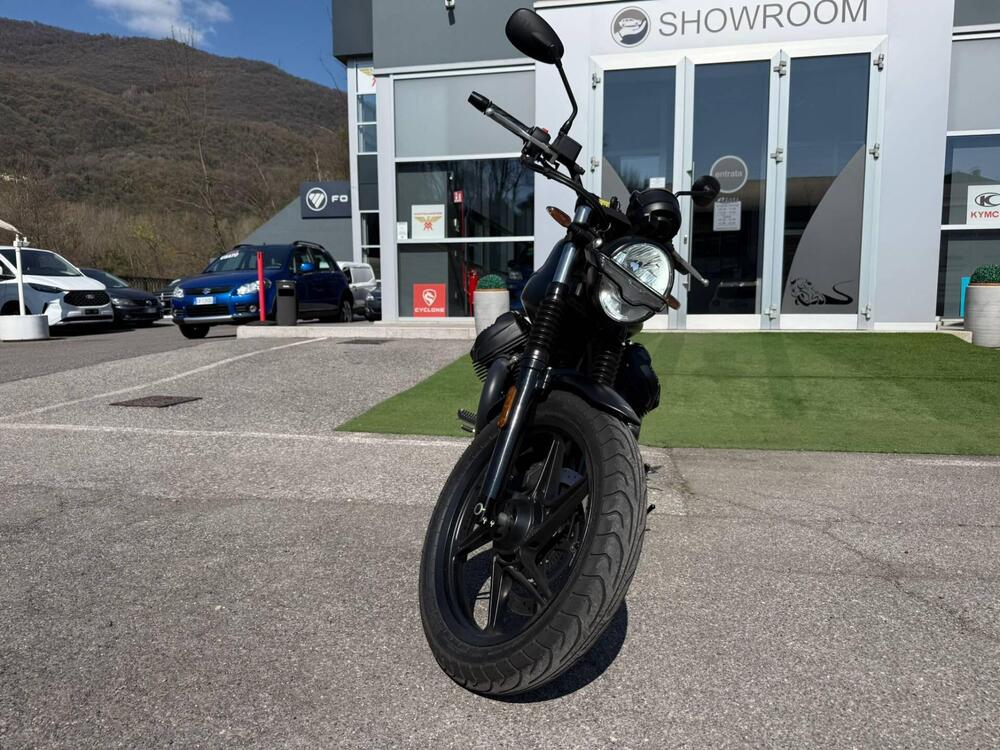 Moto Guzzi V7 Stone (2025 - 26) (4)