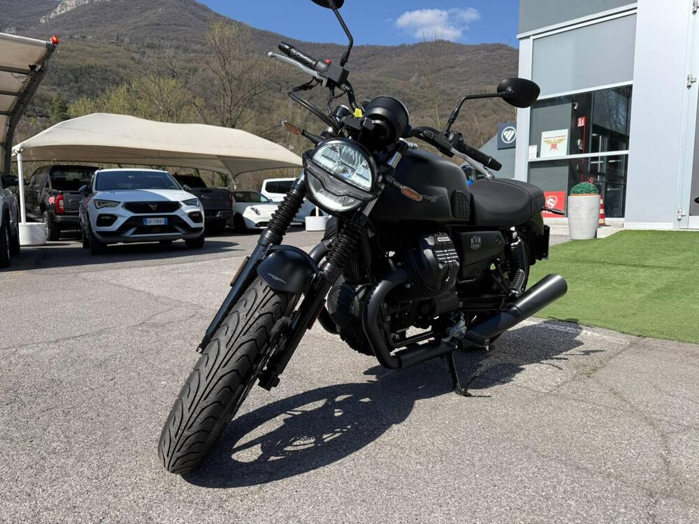 Moto Guzzi V7 Stone (2025 - 26) (5)