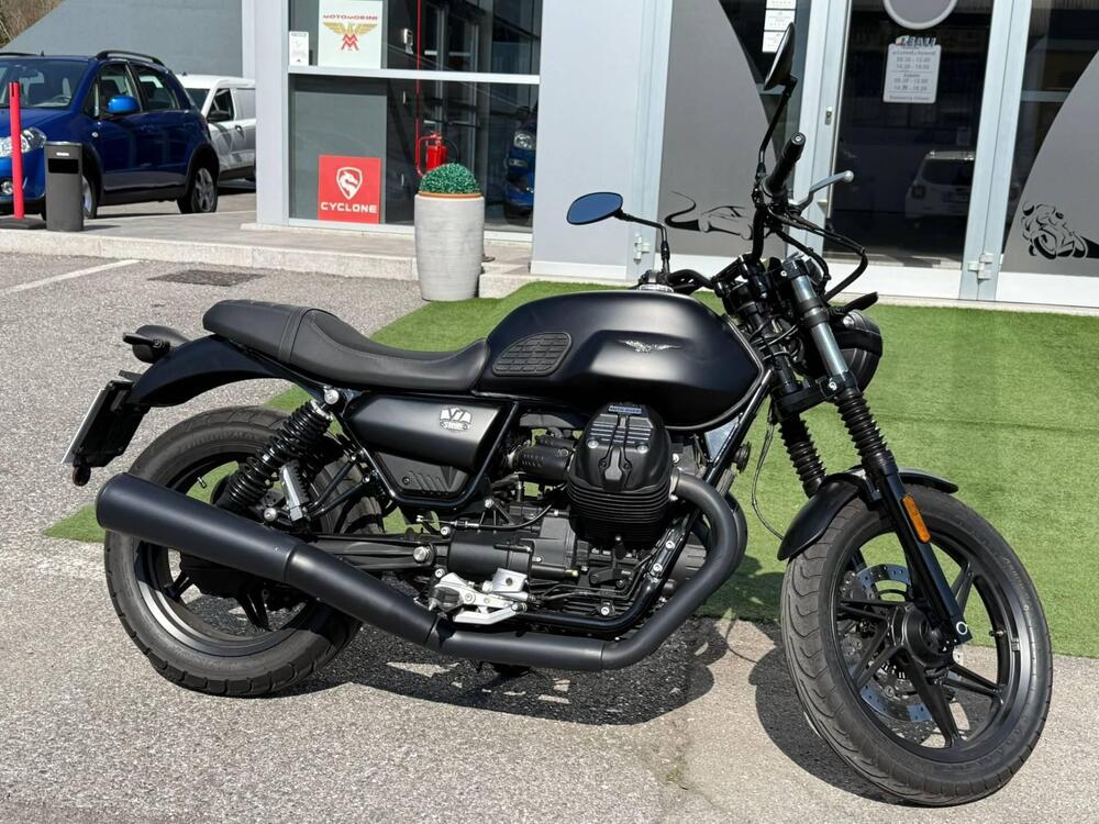 Moto Guzzi V7 Stone (2025 - 26) (8)