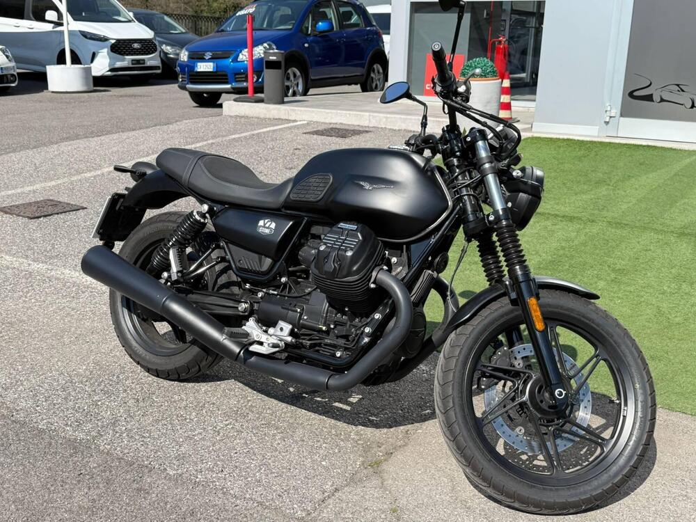 Moto Guzzi V7 Stone (2025 - 26) (9)