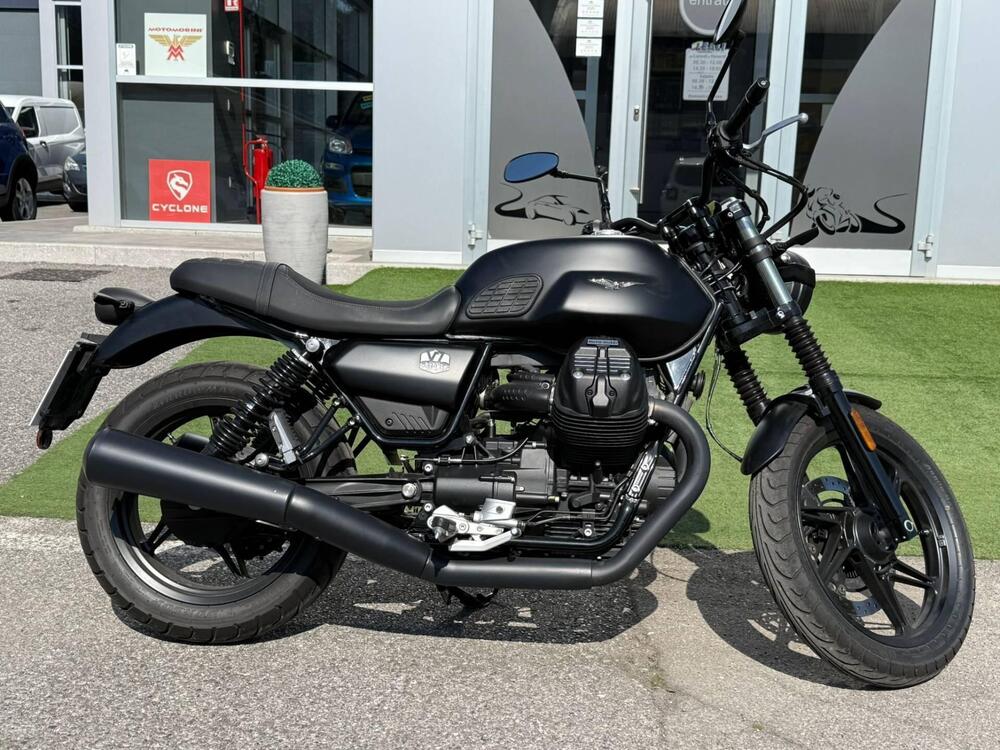 Moto Guzzi V7 Stone (2025 - 26) (10)
