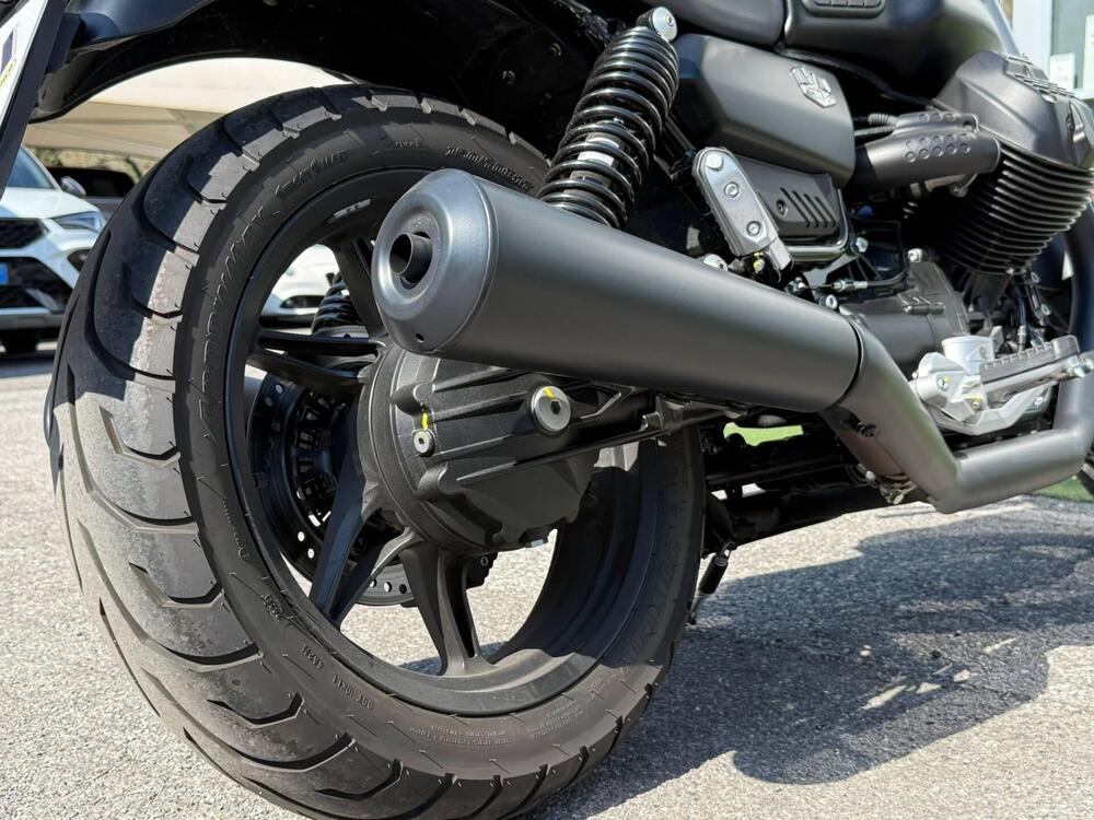 Moto Guzzi V7 Stone (2025 - 26) (14)