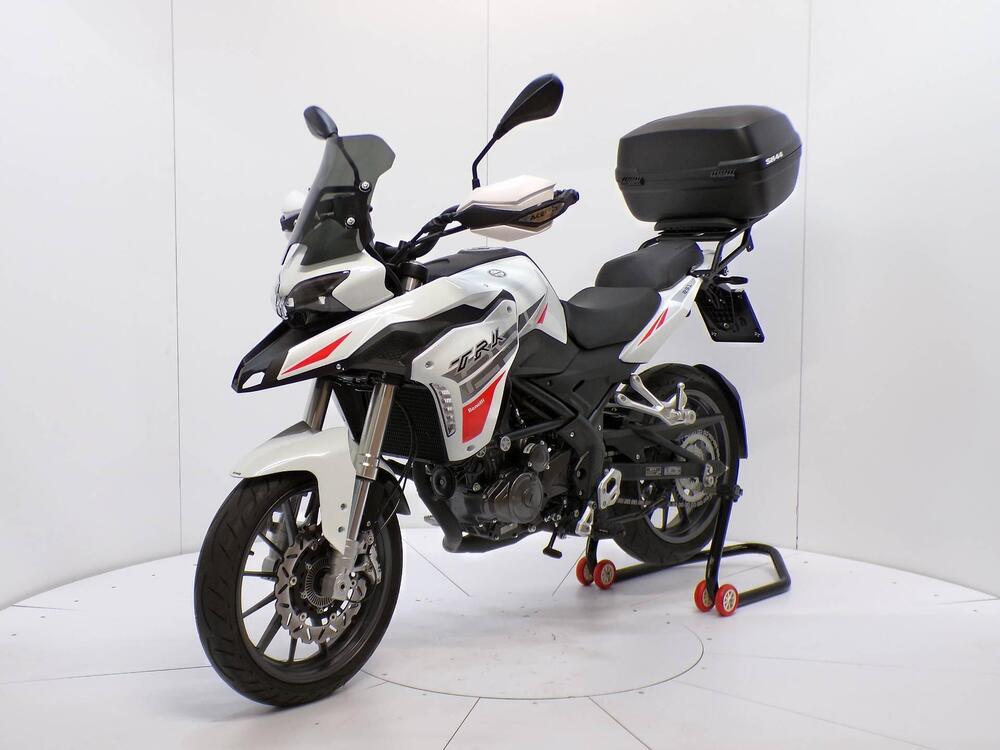Benelli TRK 251 (2022 - 25) (3)