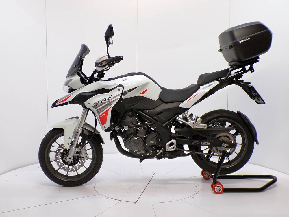 Benelli TRK 251 (2022 - 25) (4)