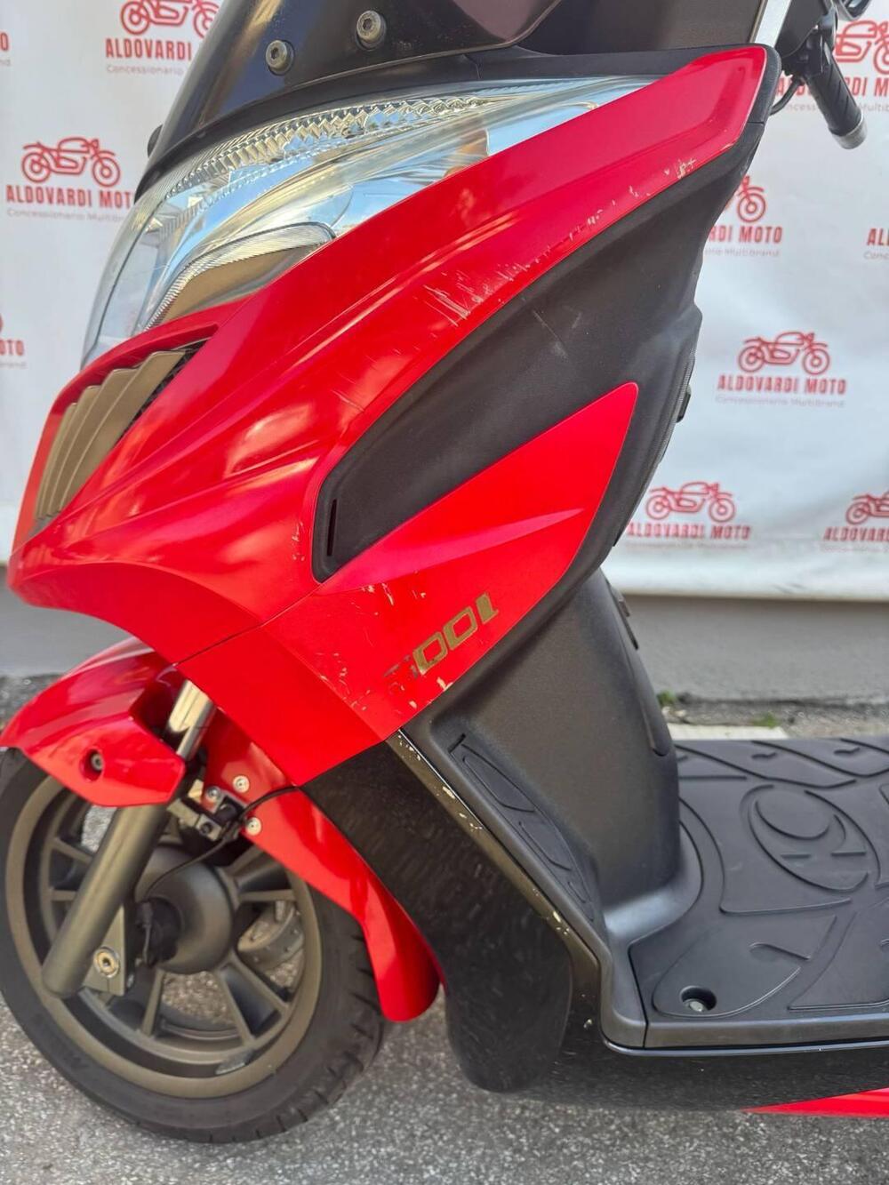 Kymco G-Dink 300i (2011 - 17) (4)