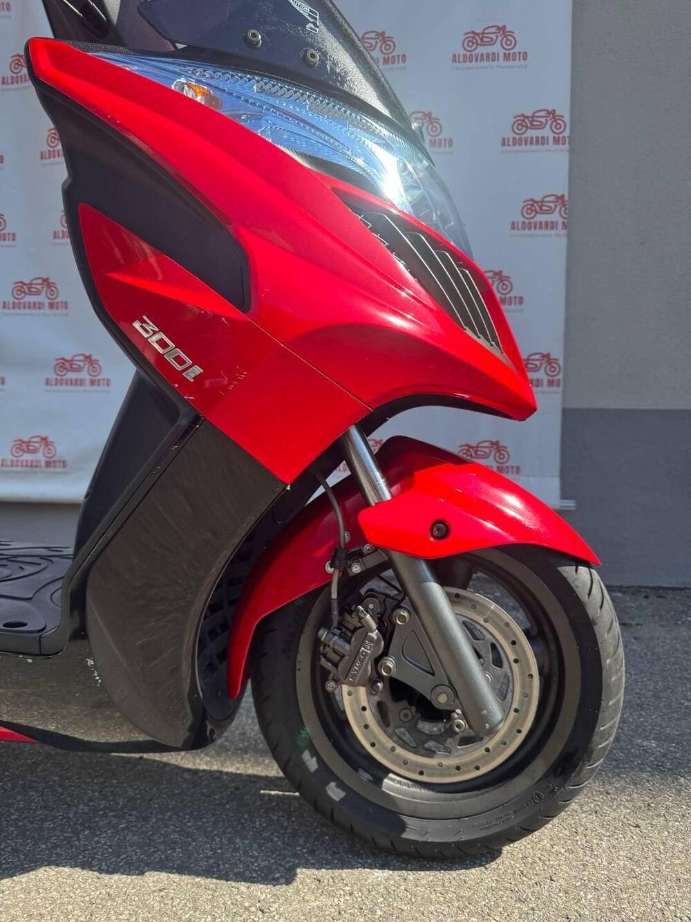 Kymco G-Dink 300i (2011 - 17) (12)