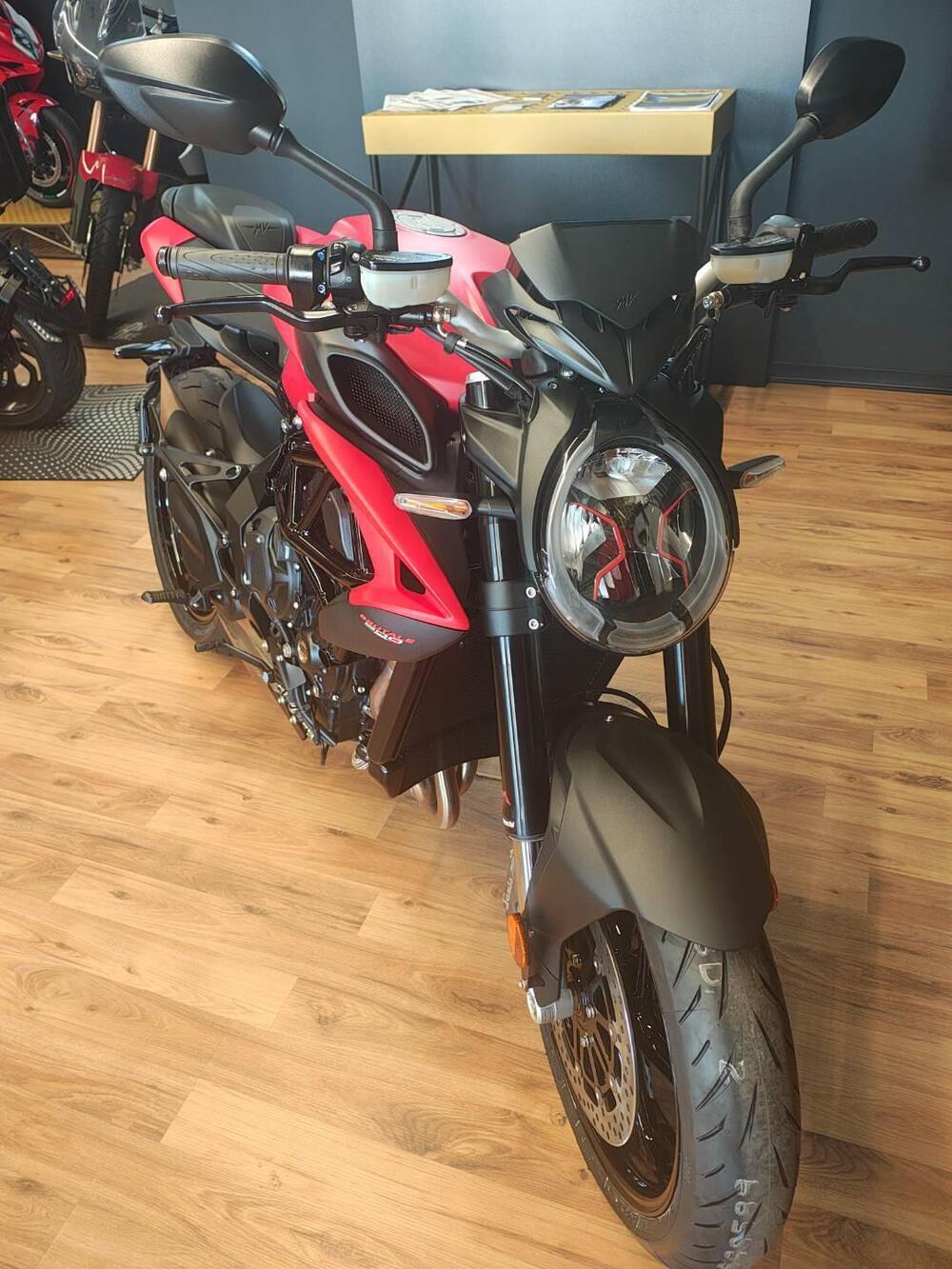 MV Agusta Brutale 800 R (2023 - 25) (3)