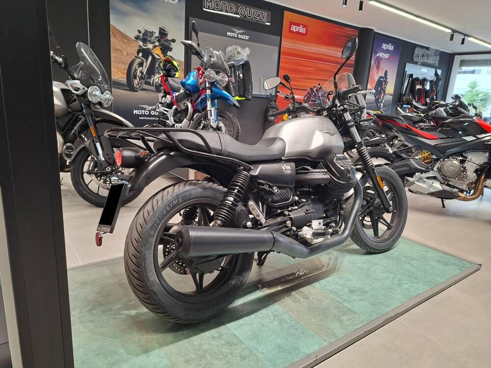 Moto Guzzi V7 Stone (2021 - 24) (5)