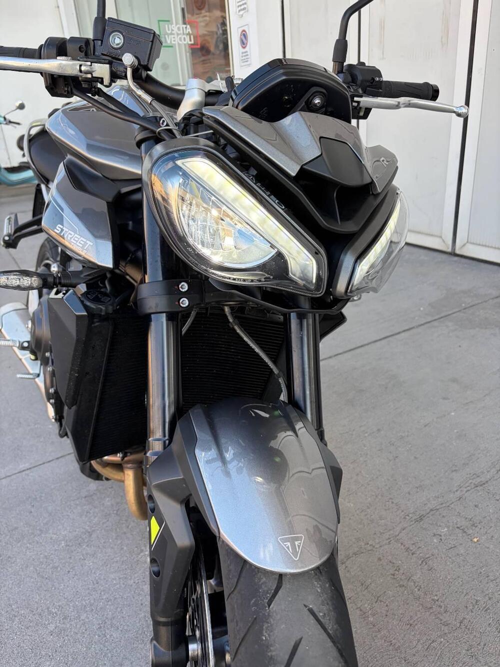 Triumph Street Triple 765 R (2023 - 26) (5)