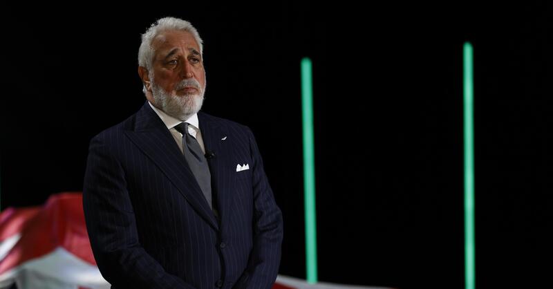 F1. &ldquo;Qui facciamo le cose in modo diverso&rdquo;: Lawrence Stroll difende Adrian Newey e la sua Aston Martin