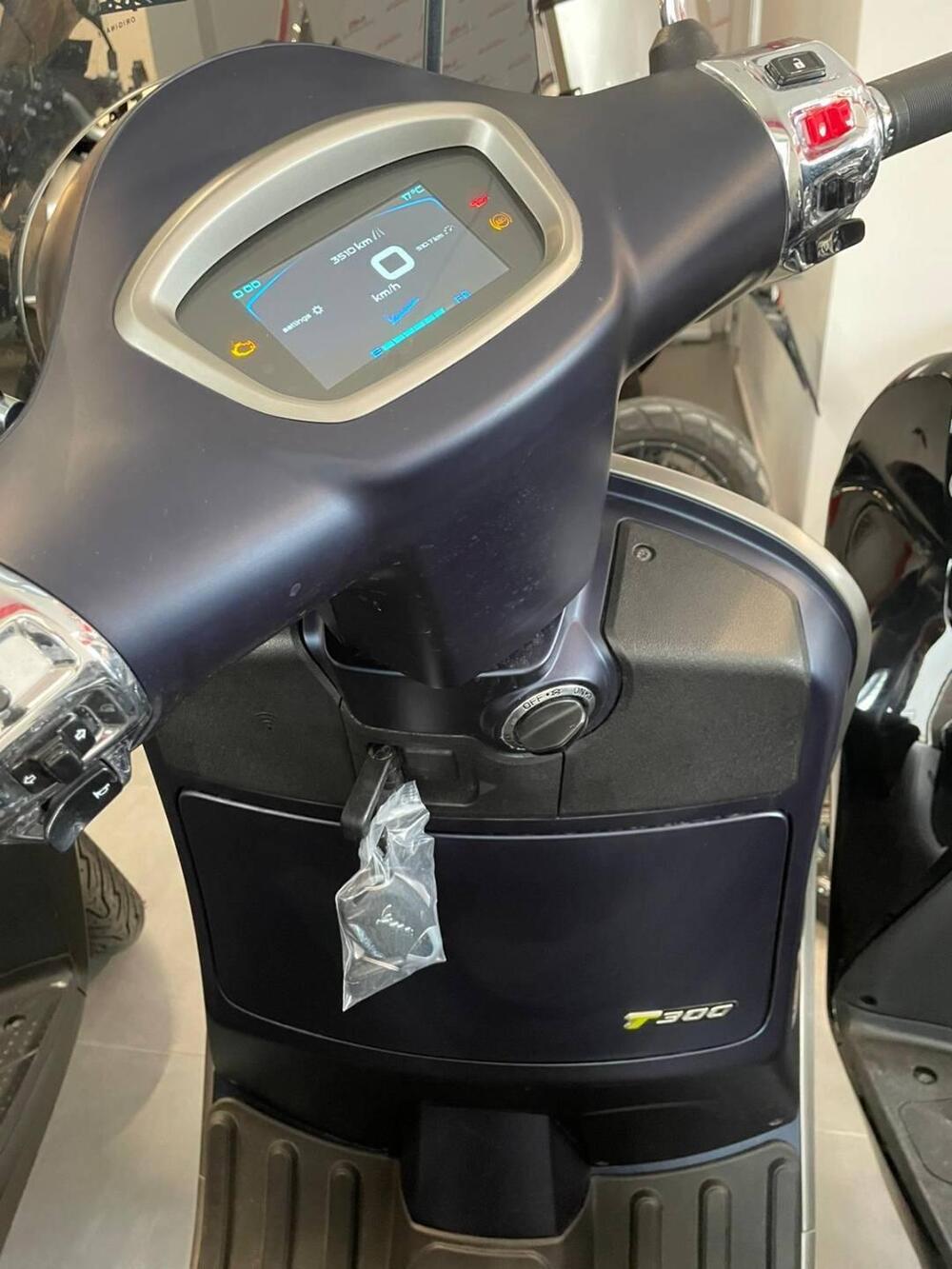 Vespa GTS 300 Super (2023 - 24) (2)