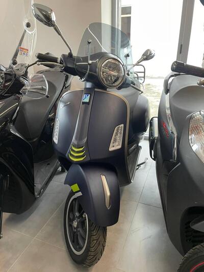 Vespa GTS 300 Super (2023 - 24) usata