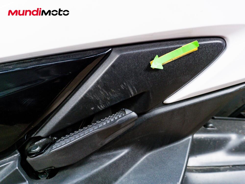 Suzuki Burgman 400 (2022 - 24) (16)