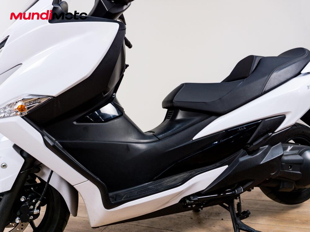 Suzuki Burgman 400 (2022 - 24) (8)