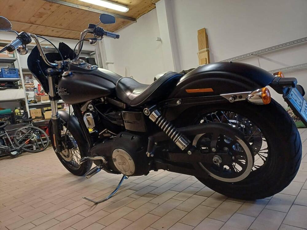 Harley-Davidson 1690 Street Bob (2017) - FXDB (4)