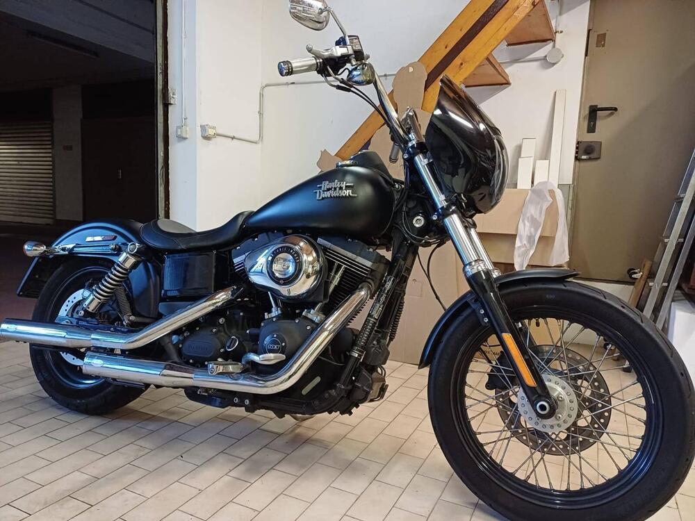 Harley-Davidson 1690 Street Bob (2017) - FXDB (10)