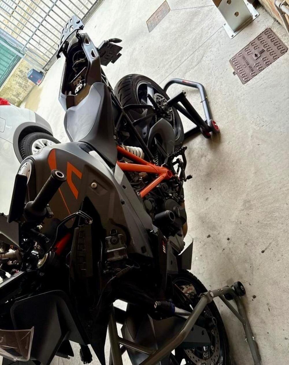 KTM 1290 Super Duke GT (2022 - 25) (3)