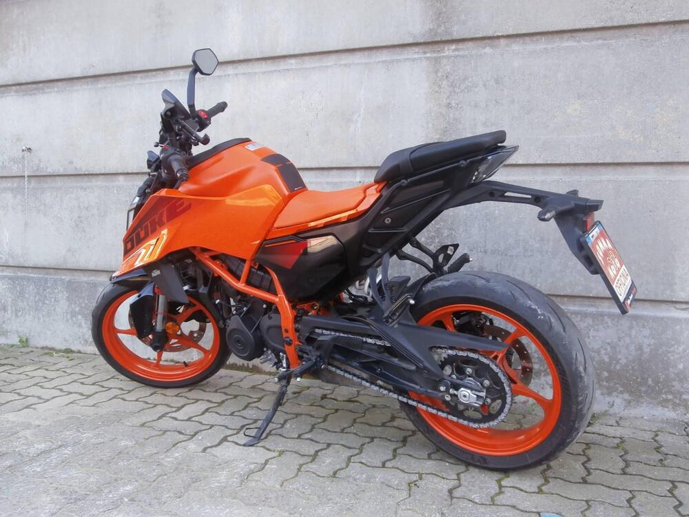 KTM 390 Duke (2024 - 25) (2)