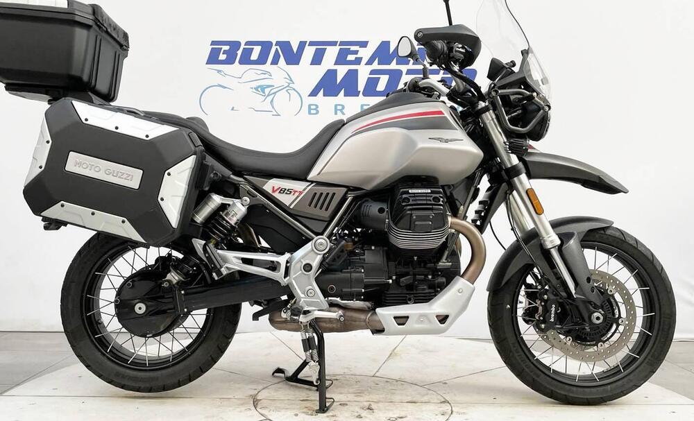 Moto Guzzi V85 TT Travel (2021 - 23)