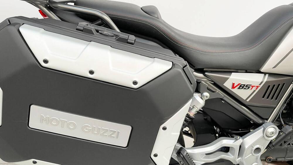 Moto Guzzi V85 TT Travel (2021 - 23) (6)