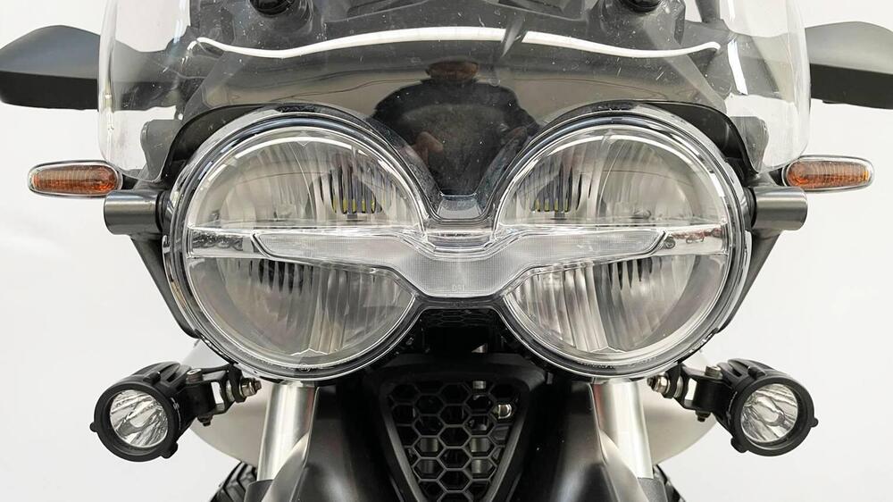 Moto Guzzi V85 TT Travel (2021 - 23) (11)