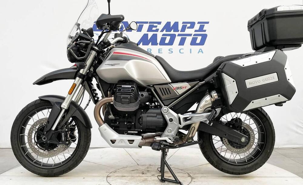Moto Guzzi V85 TT Travel (2021 - 23) (2)