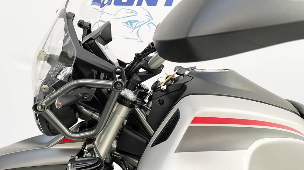Moto Guzzi V85 TT Travel (2021 - 23) (15)
