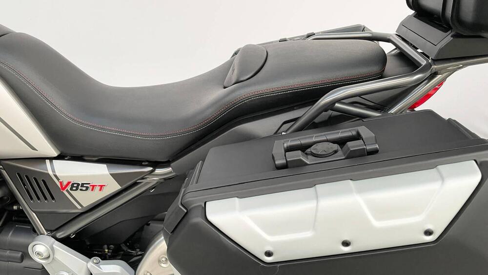 Moto Guzzi V85 TT Travel (2021 - 23) (16)