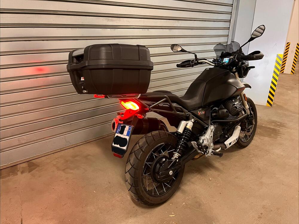 Moto Guzzi V85 TT (2021 - 23) (2)