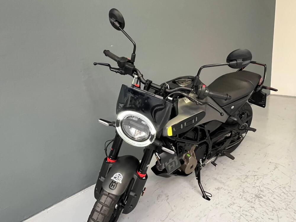 Husqvarna Svartpilen 401 (2024 - 26) (3)