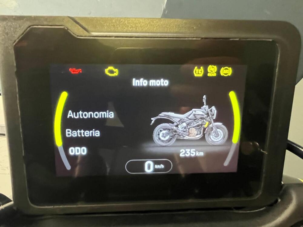 Husqvarna Svartpilen 401 (2024 - 26) (7)