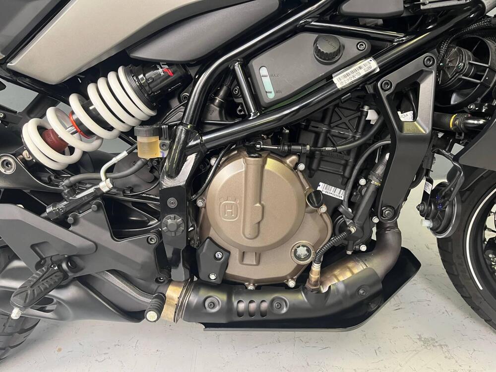 Husqvarna Svartpilen 401 (2024 - 26) (11)