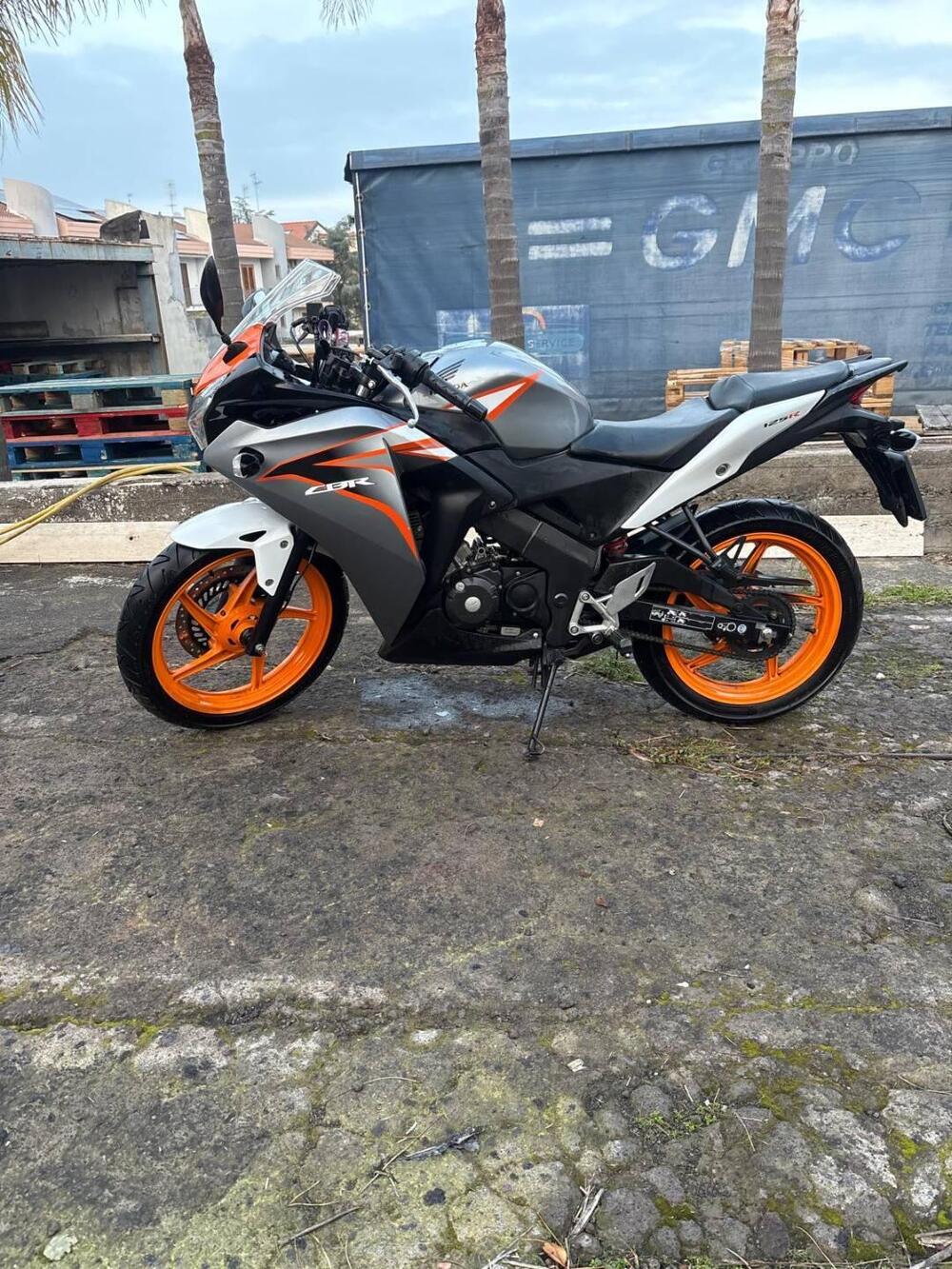 Honda CBR 125 R (2007 - 17) (2)