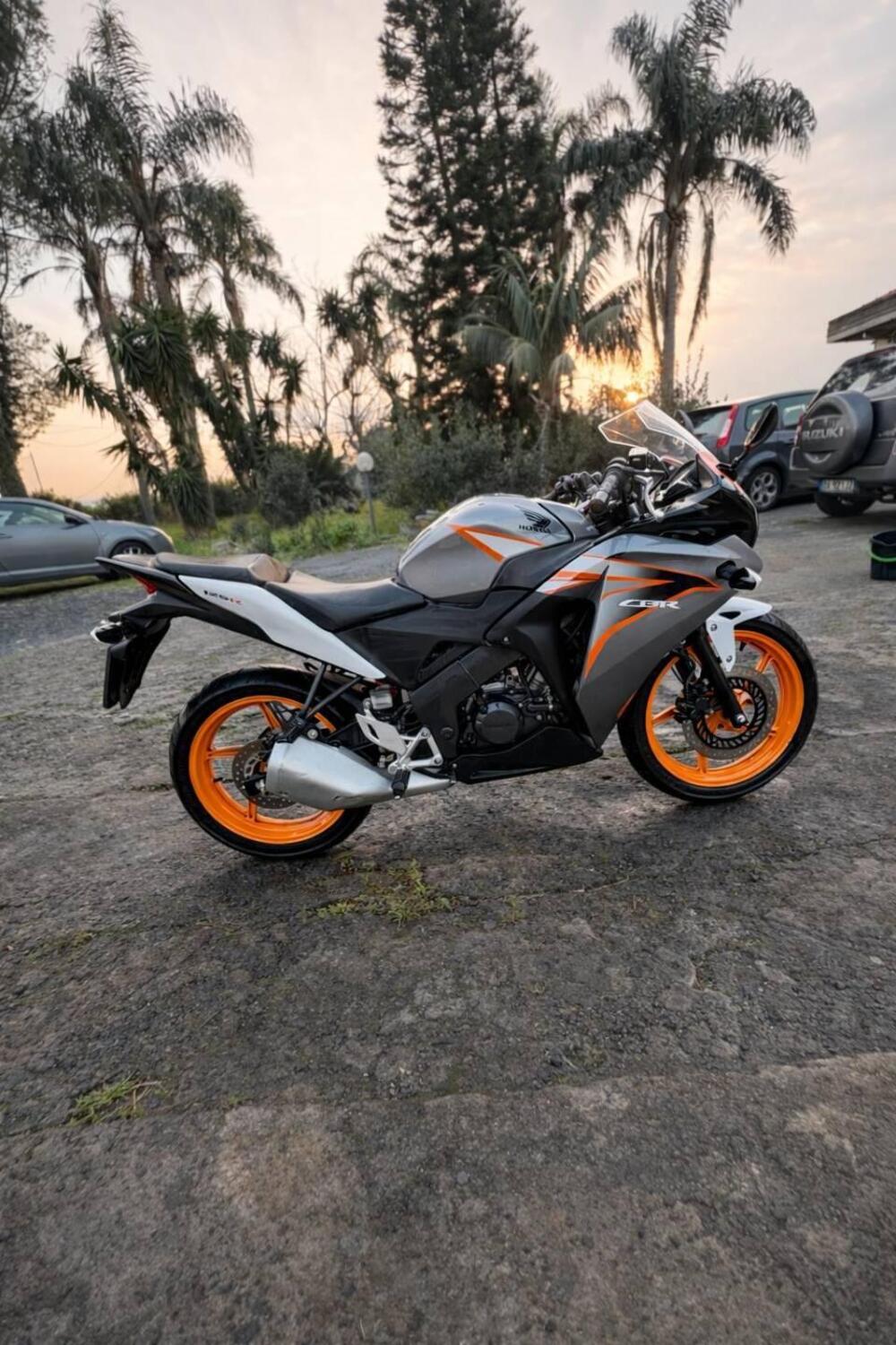 Honda CBR 125 R (2007 - 17) (3)