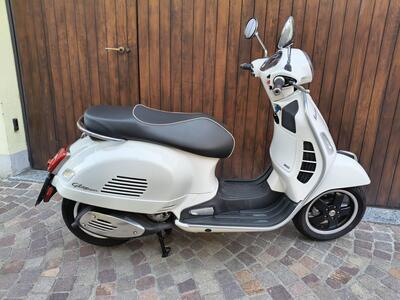 Vespa GTS 300 Super Hpe (2018 - 19) usata