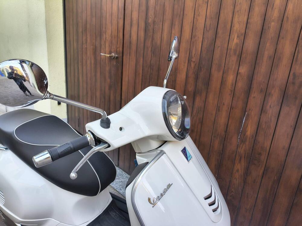 Vespa GTS 300 Super Hpe (2018 - 19) (2)