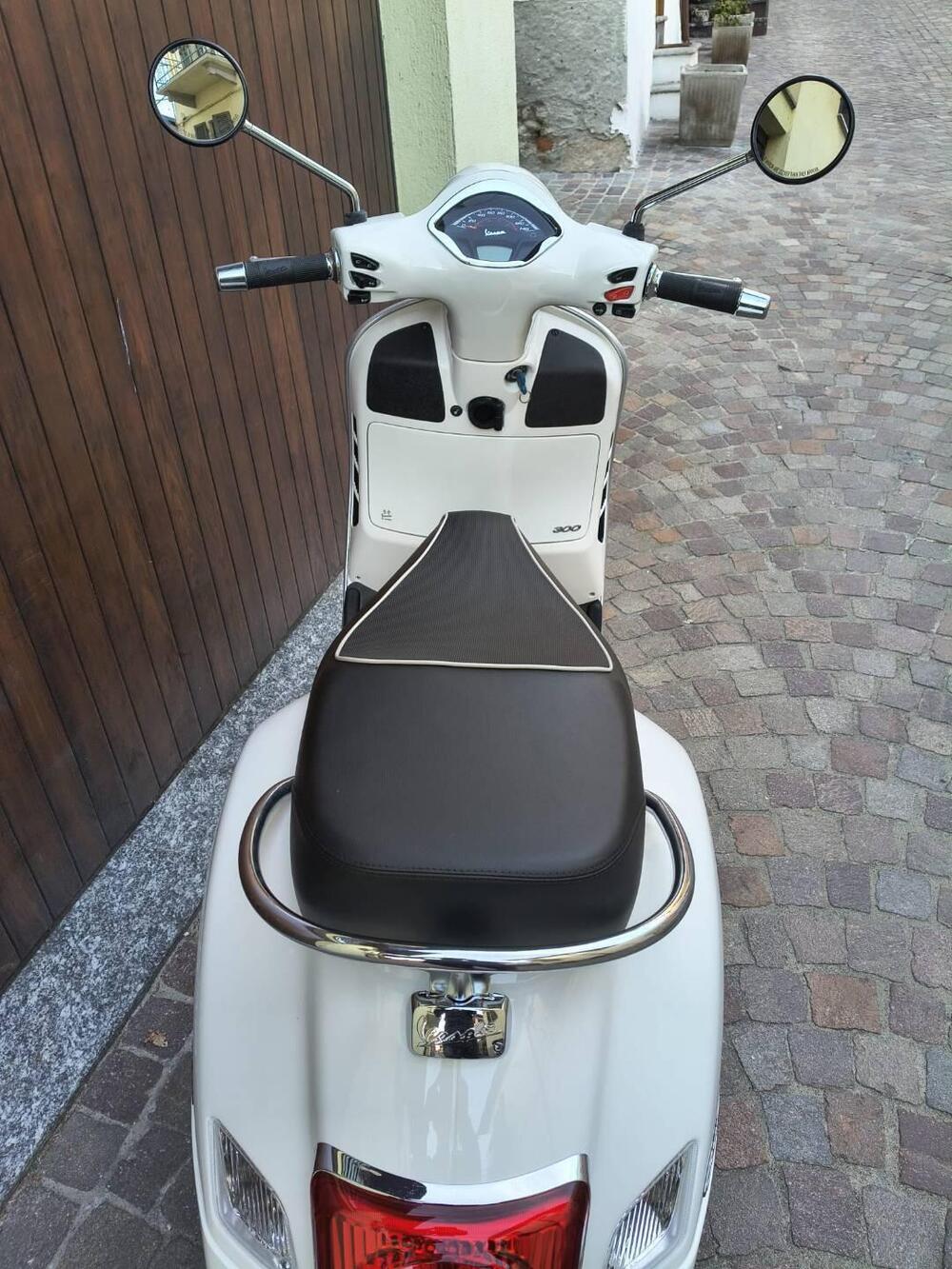 Vespa GTS 300 Super Hpe (2018 - 19) (7)
