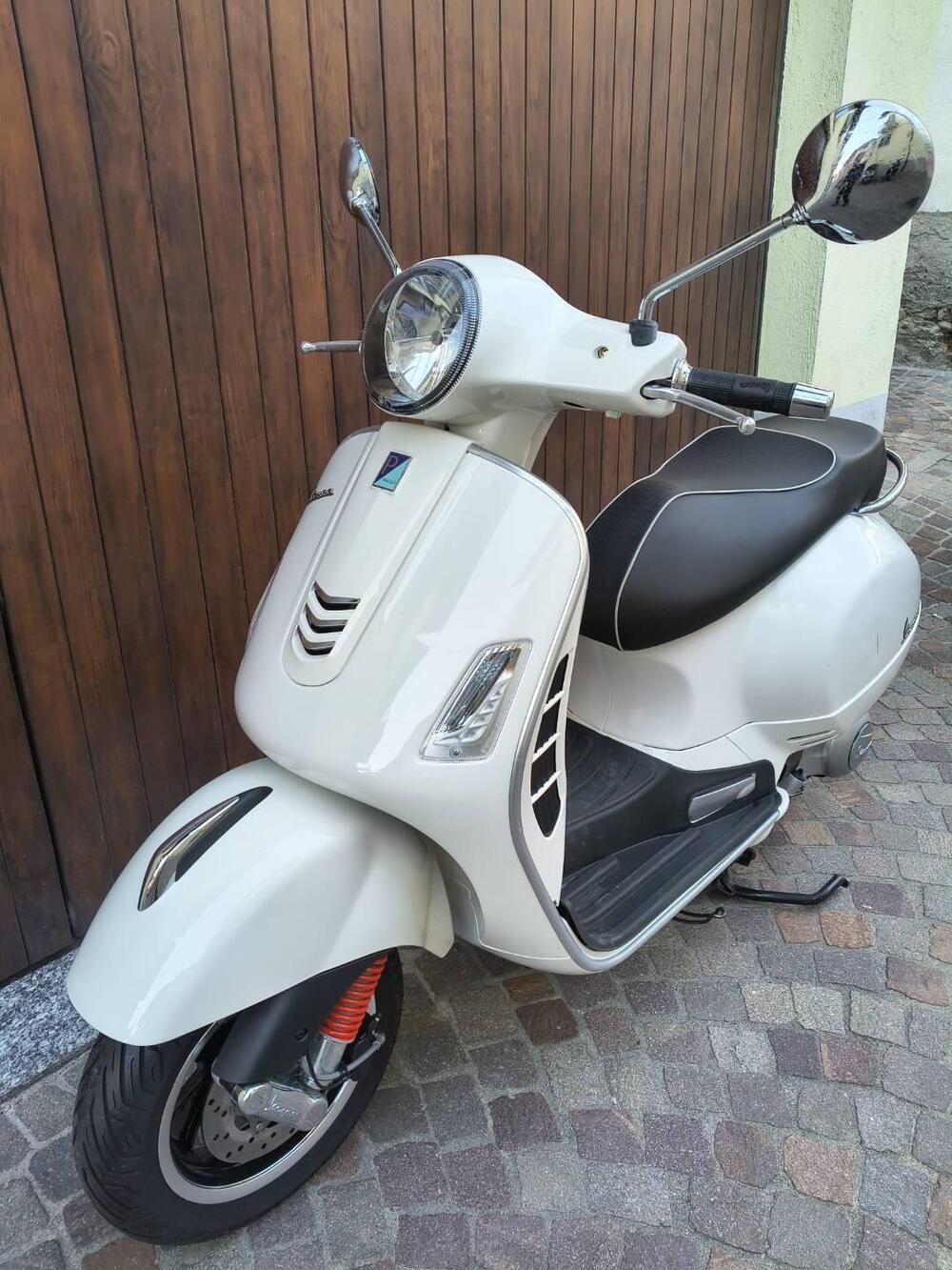 Vespa GTS 300 Super Hpe (2018 - 19) (8)